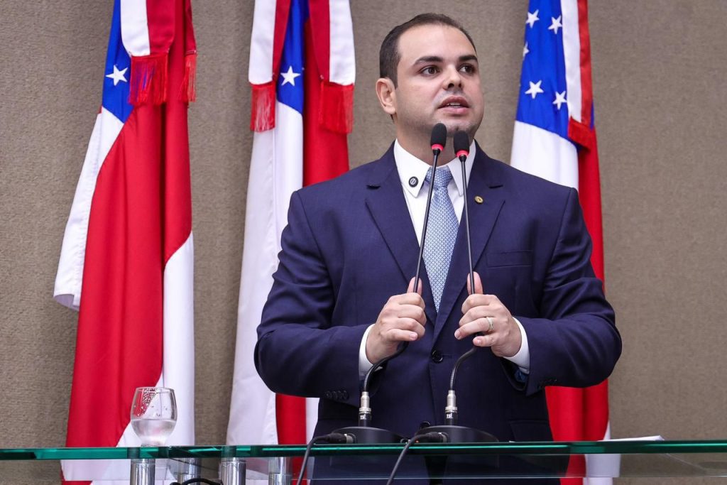 Deputado Roberto Cidade em campanha de conscientização sobre o câncer colorretal no Amazonas