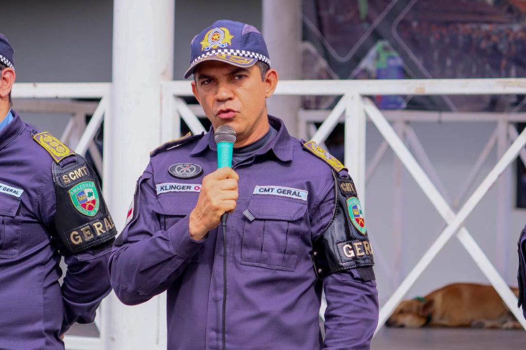 Novos convocados da Polícia Militar do Amazonas reunidos para o início do curso de formação no Quartel do Comando-Geral em Manaus.