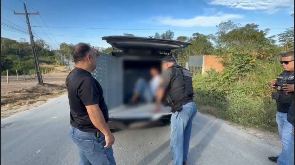 Agentes da Policia Civil do Amazonas durante acoes da Operacao Mulher Segura em Manaus