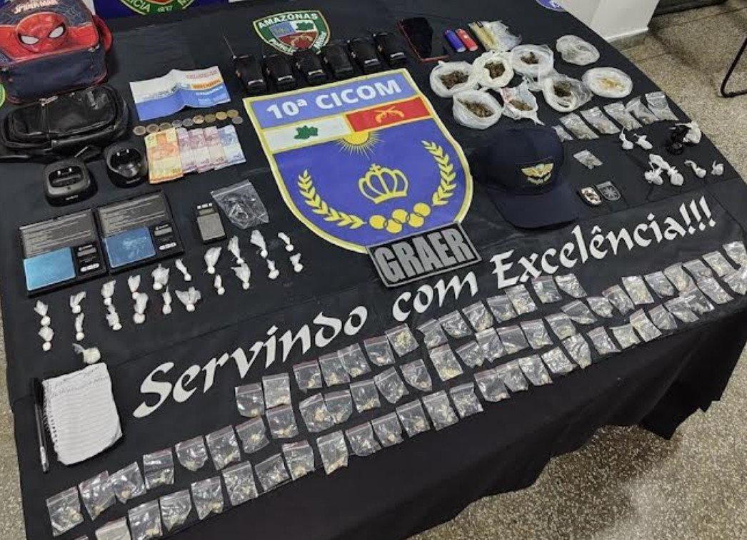 Equipe da Policia Militar do Amazonas realiza operacao com drones para desarticular ponto de trafico de drogas no bairro Alvorada em Manaus.