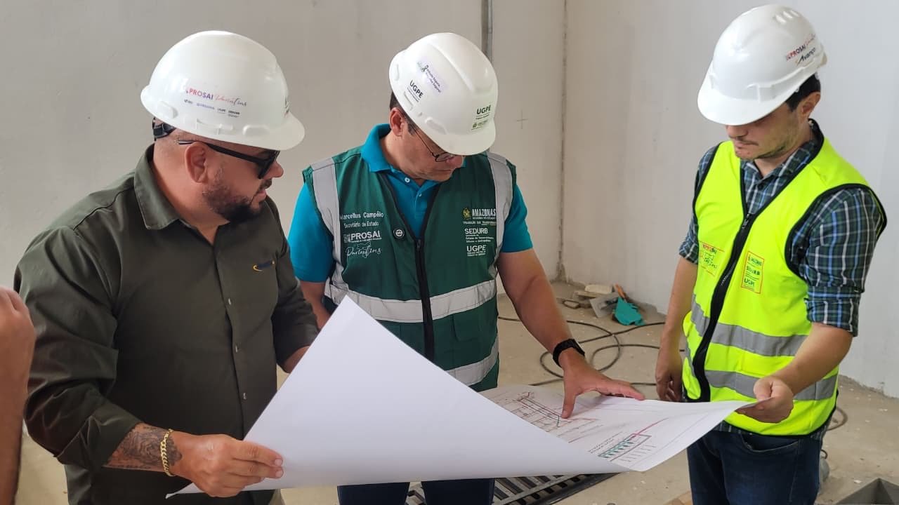 Obras do sistema de abastecimento de água do programa prosai em parintins no amazonas