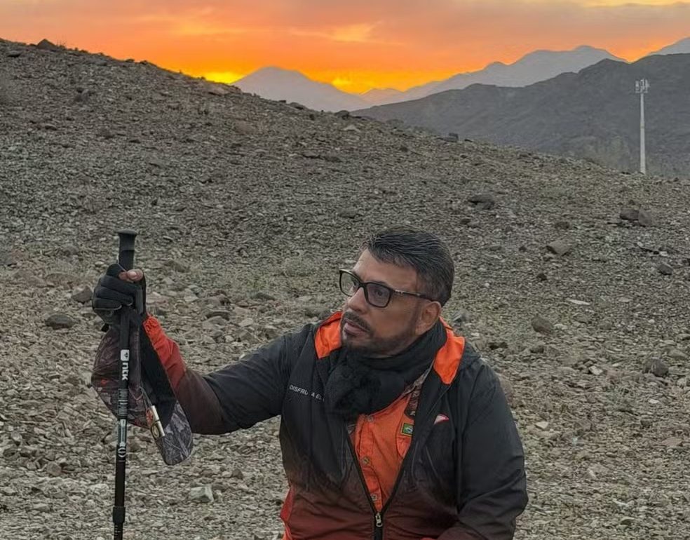 O pastor Renê Terra Nova posa para foto durante viagem a Dubai nos Emirados Árabes Unidos.