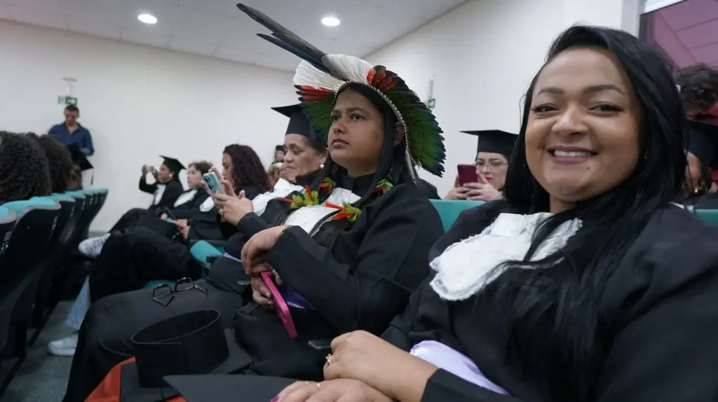 mulher representante de lideranca comunitaria em evento no amazonas