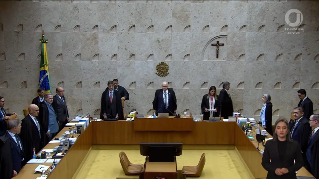 Plenário do Supremo Tribunal Federal durante julgamento sobre a prorrogação da CPMI do INSS