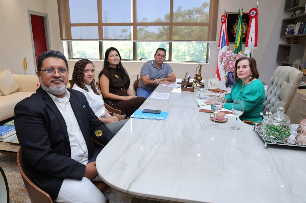conselheira yara amazonia lins em reuniao com representantes do unicef no tribunal de contas do amazonas