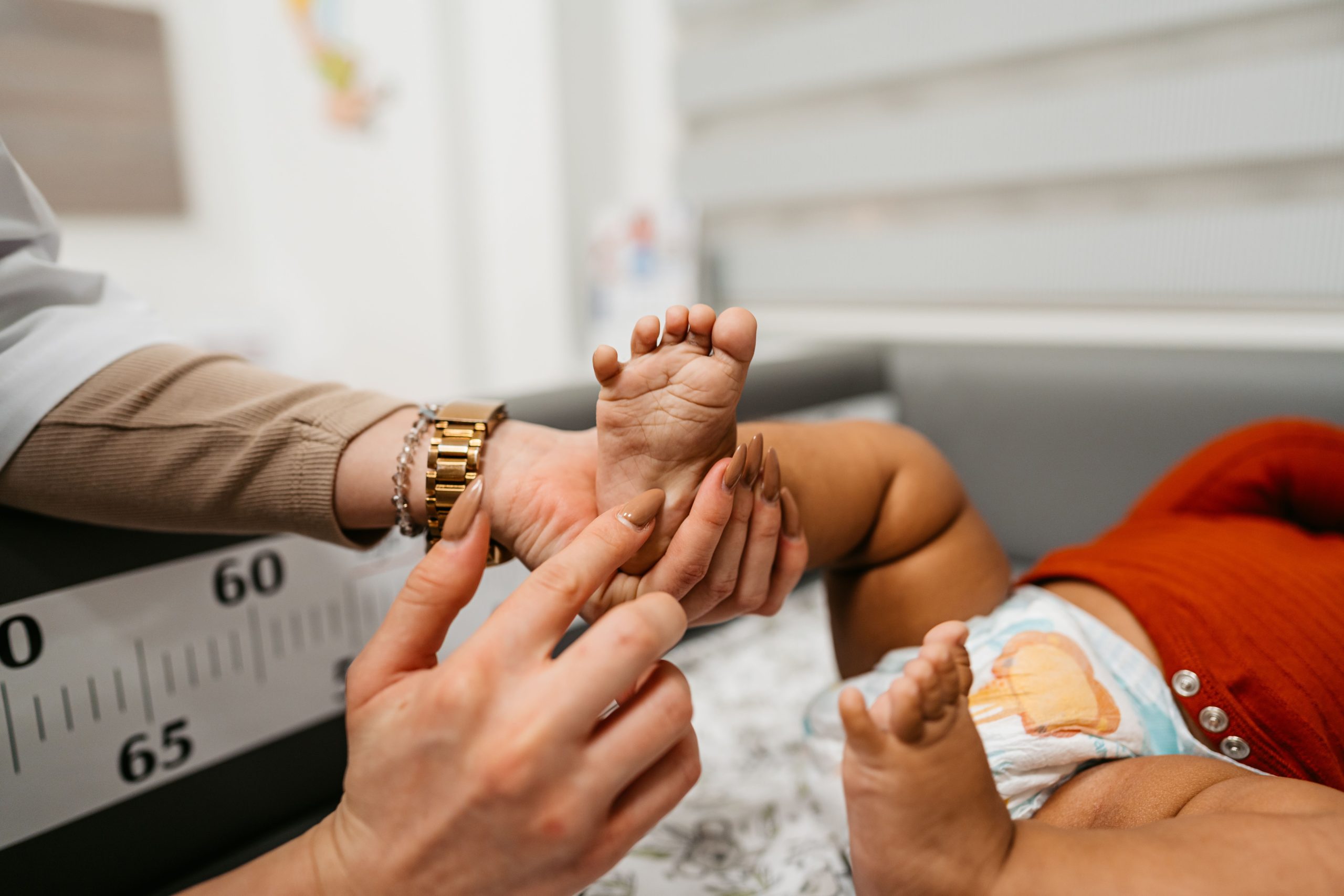 Exame de triagem neonatal e medicação para tratamento de fenilcetonúria aprovada pela anvisa
