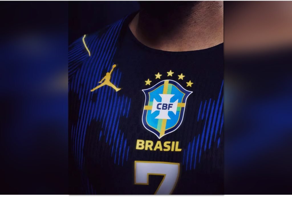 nova camisa reserva da seleção brasileira com o logotipo da jordan brand no peito
