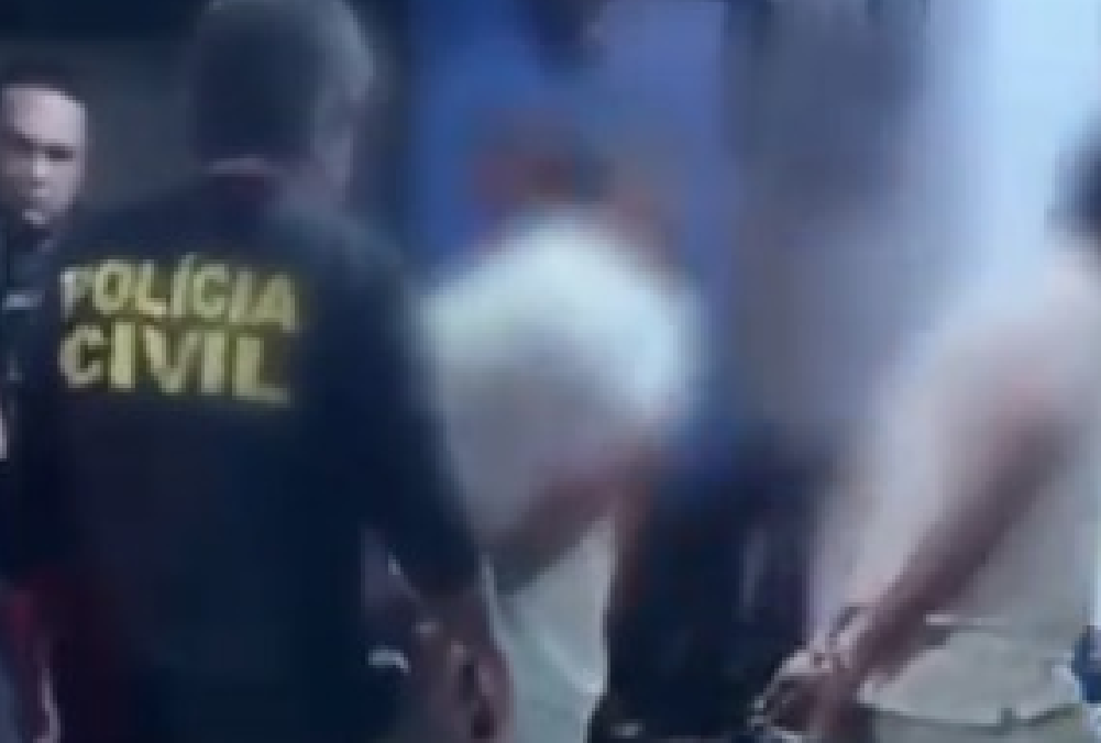 Policiais civis do Amazonas apresentam suspeitos de homicídio ocorrido no interior do estado.