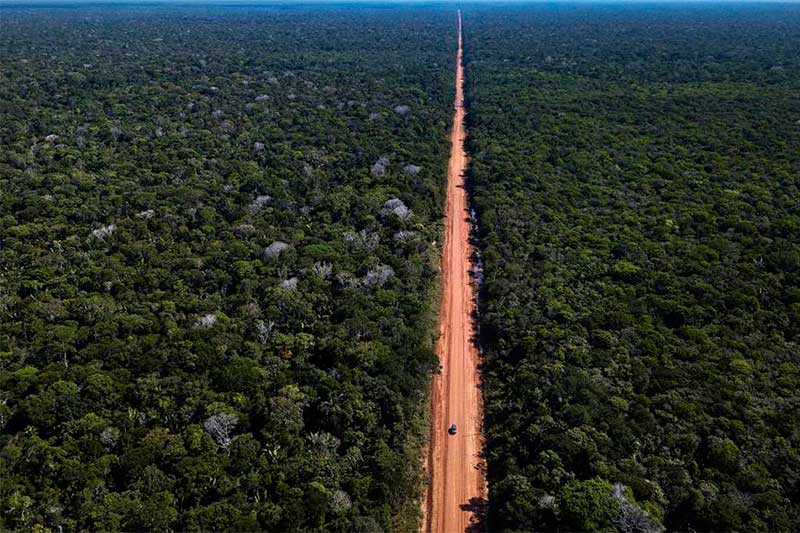 Ponte de concreto sendo construída no trecho do meio da br-319