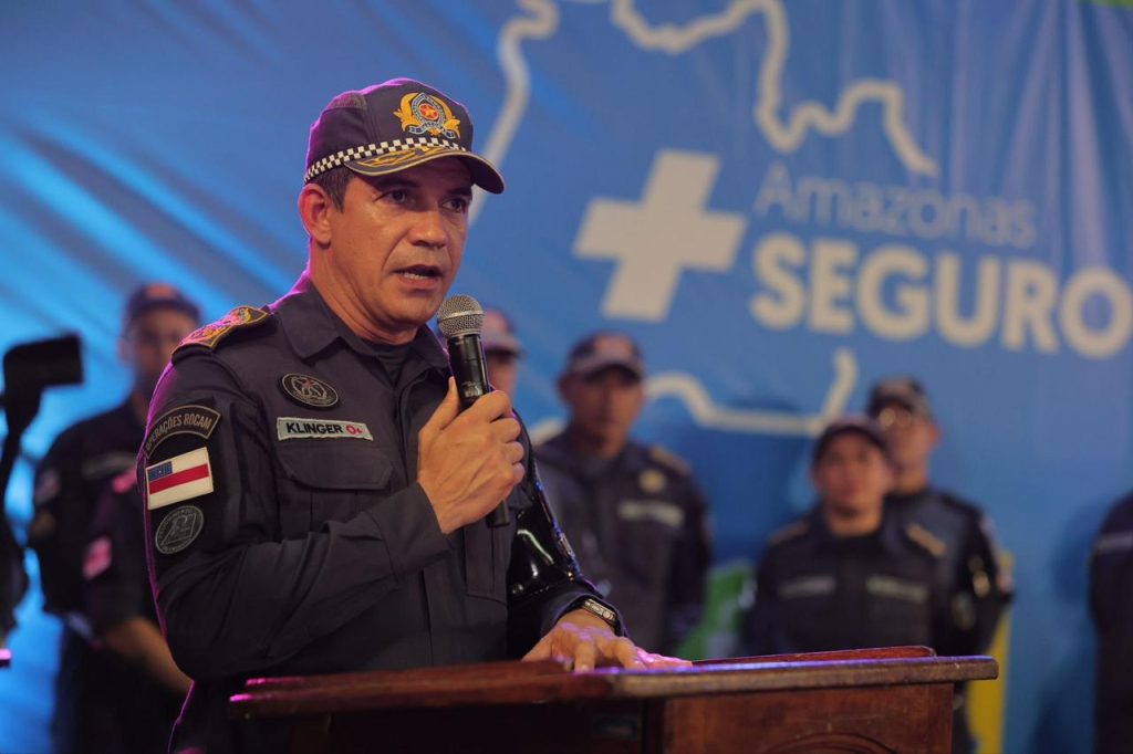Governador Wilson Lima em solenidade de formatura de quinhentos novos soldados da policia militar para reforço da segurança no Amazonas.