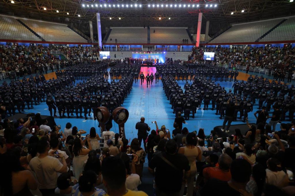 Governador Wilson Lima em solenidade de formatura de quinhentos novos soldados da policia militar para reforço da segurança no Amazonas.