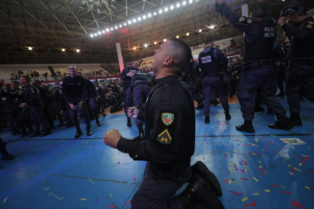 Governador Wilson Lima em solenidade de formatura de quinhentos novos soldados da policia militar para reforço da segurança no Amazonas.