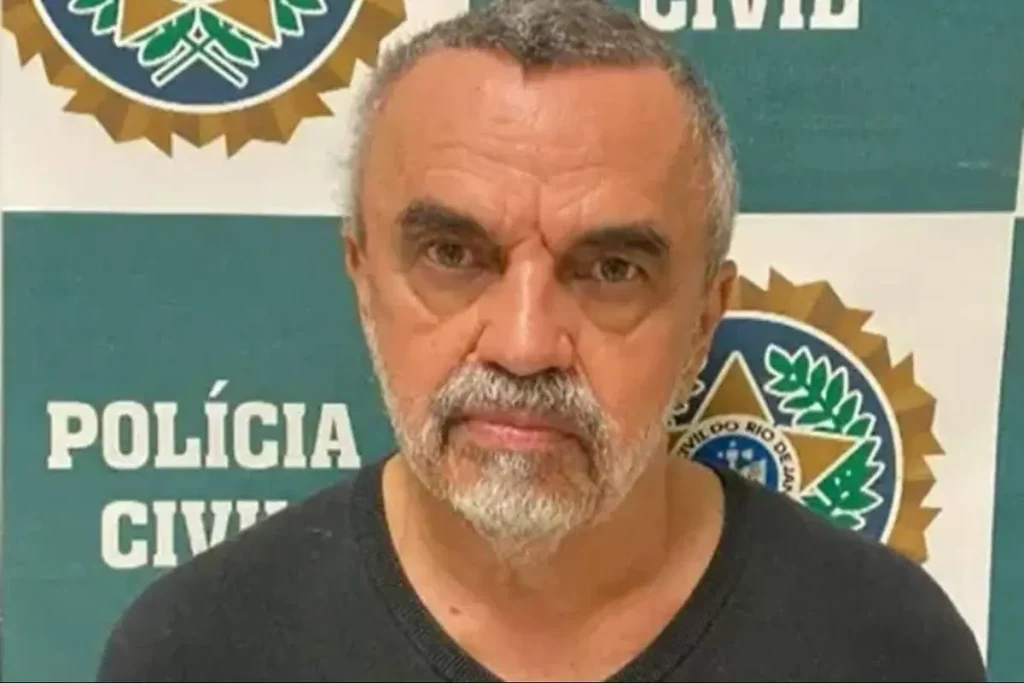 O ator José Dumont foi detido em seu apartamento no bairro do Flamengo pela Polícia Civil do Rio de Janeiro.