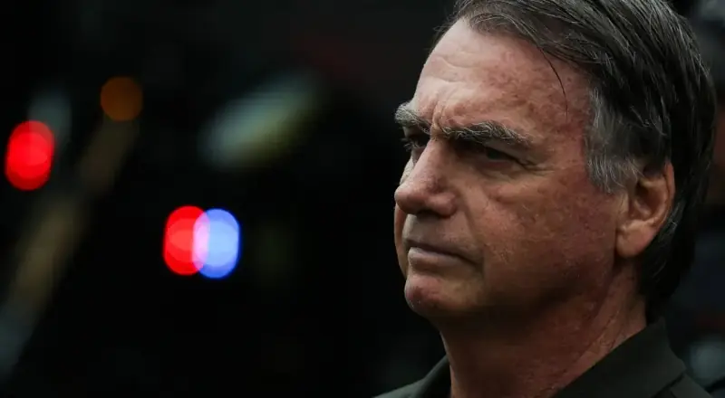 Jair Bolsonaro em hospital durante cirurgia no ombro