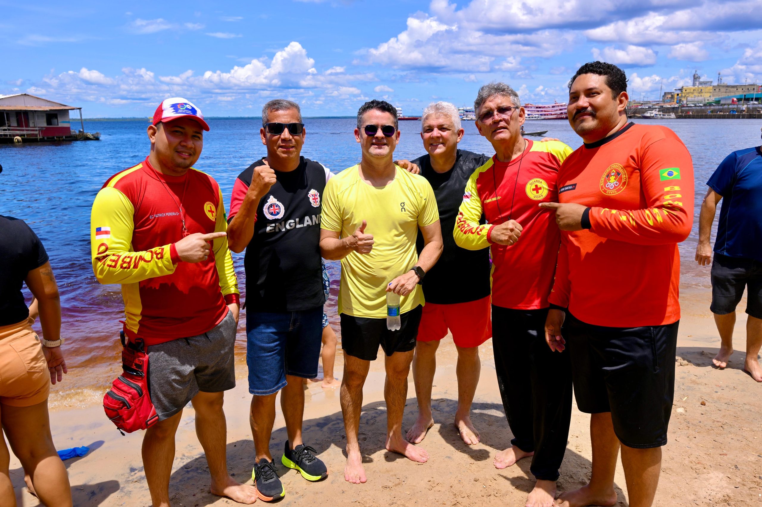 Prefeito David Almeida visita a praia da Ponta Branca revitalizada no bairro Educandos em Manaus