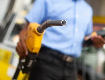 Gasolina vendida no Brasil passa a ter 32% de etanol; veja o impacto no bolso e no consumo do carro