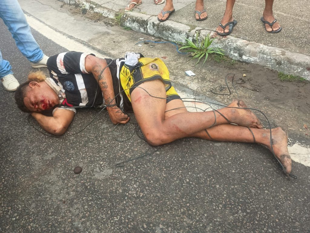 Homem suspeito de assalto em ônibus capturado por moradores no bairro Novo Aleixo em Manaus.