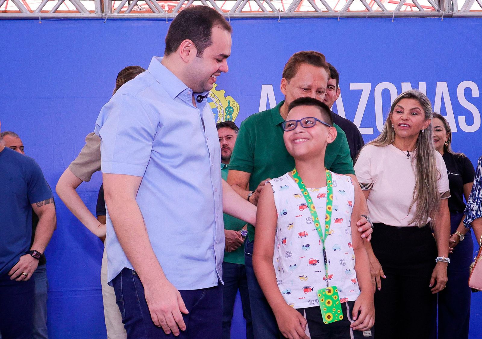 Roberto Cidade realizando entregas e despachos durante sua primeira semana como governador interino do Amazonas.