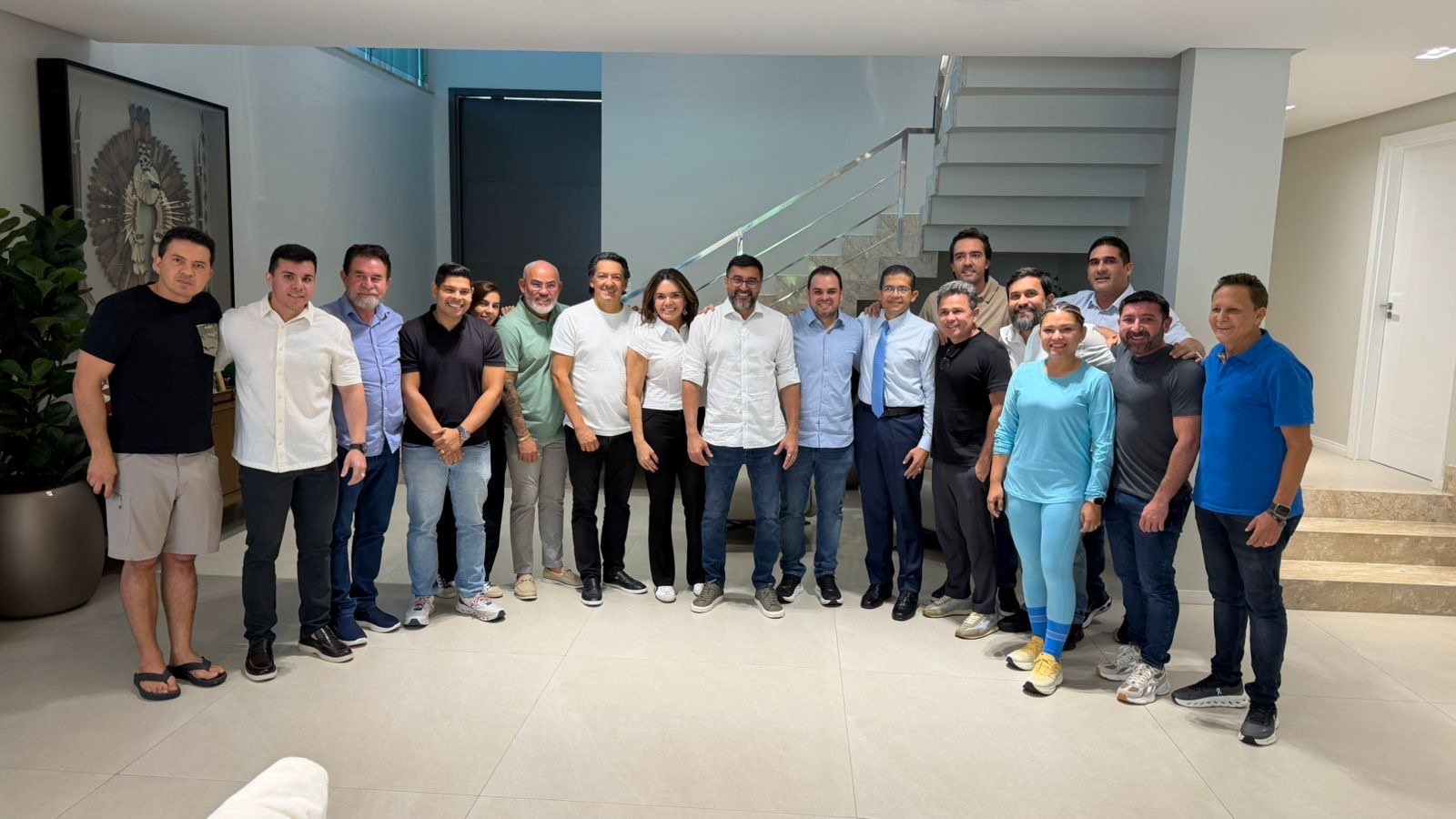 Wilson Lima reunido com base aliada e deputados estaduais em Manaus após renúncia