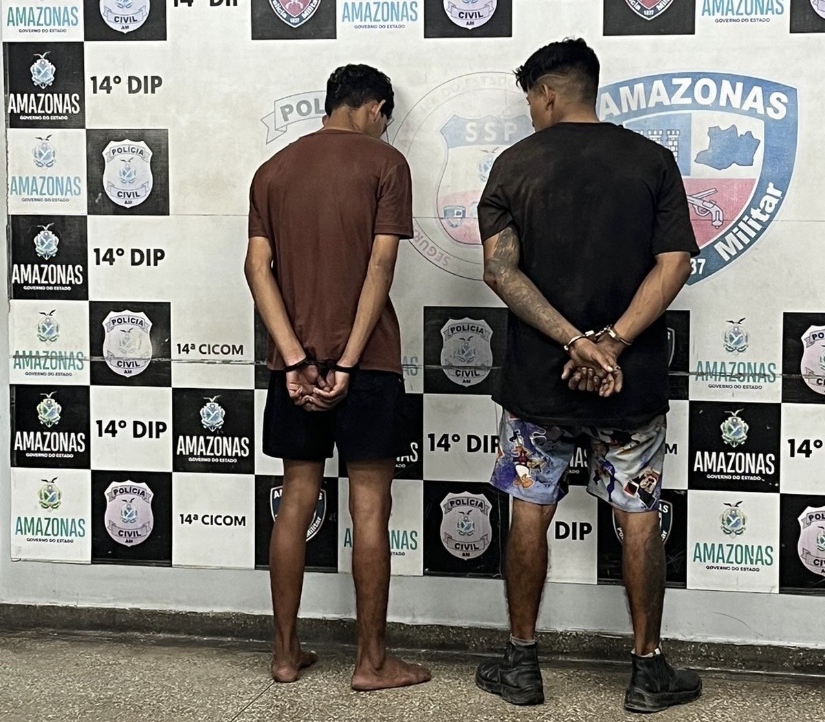 Simulacro de arma de fogo apreendido com dupla de assaltantes em manaus