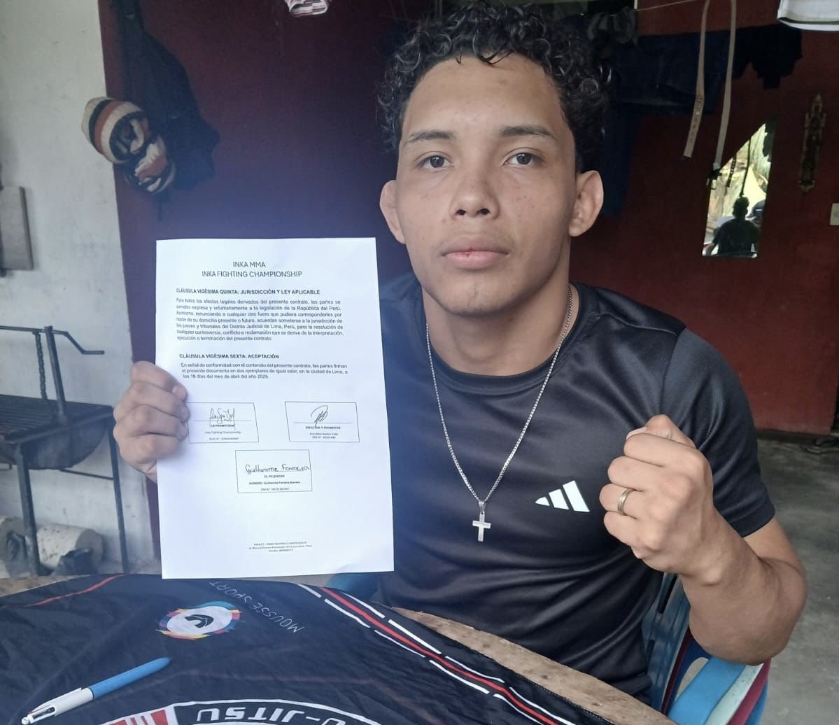 Lutador de MMA Guilherme Iluminado posando para foto de divulgação antes de sua luta internacional no Peru