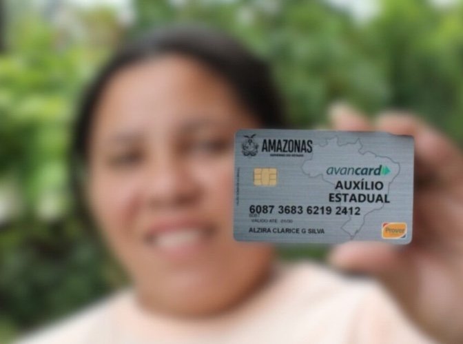 Governador interino Roberto Cidade anunciando o pagamento do Auxílio Estadual para famílias do Amazonas