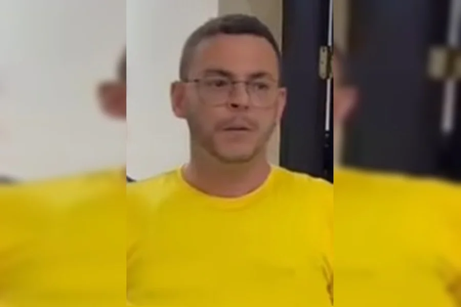 Viaturas da polícia civil em operação durante prisão de líder religioso suspeito de abusos contra menores em goiás