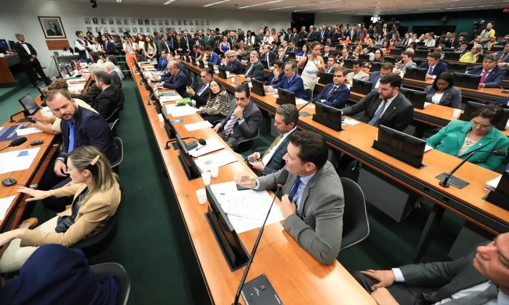 Fachada do Congresso Nacional onde ocorre a votação da PEC sobre o fim da escala 6x1 e redução da jornada de trabalho.