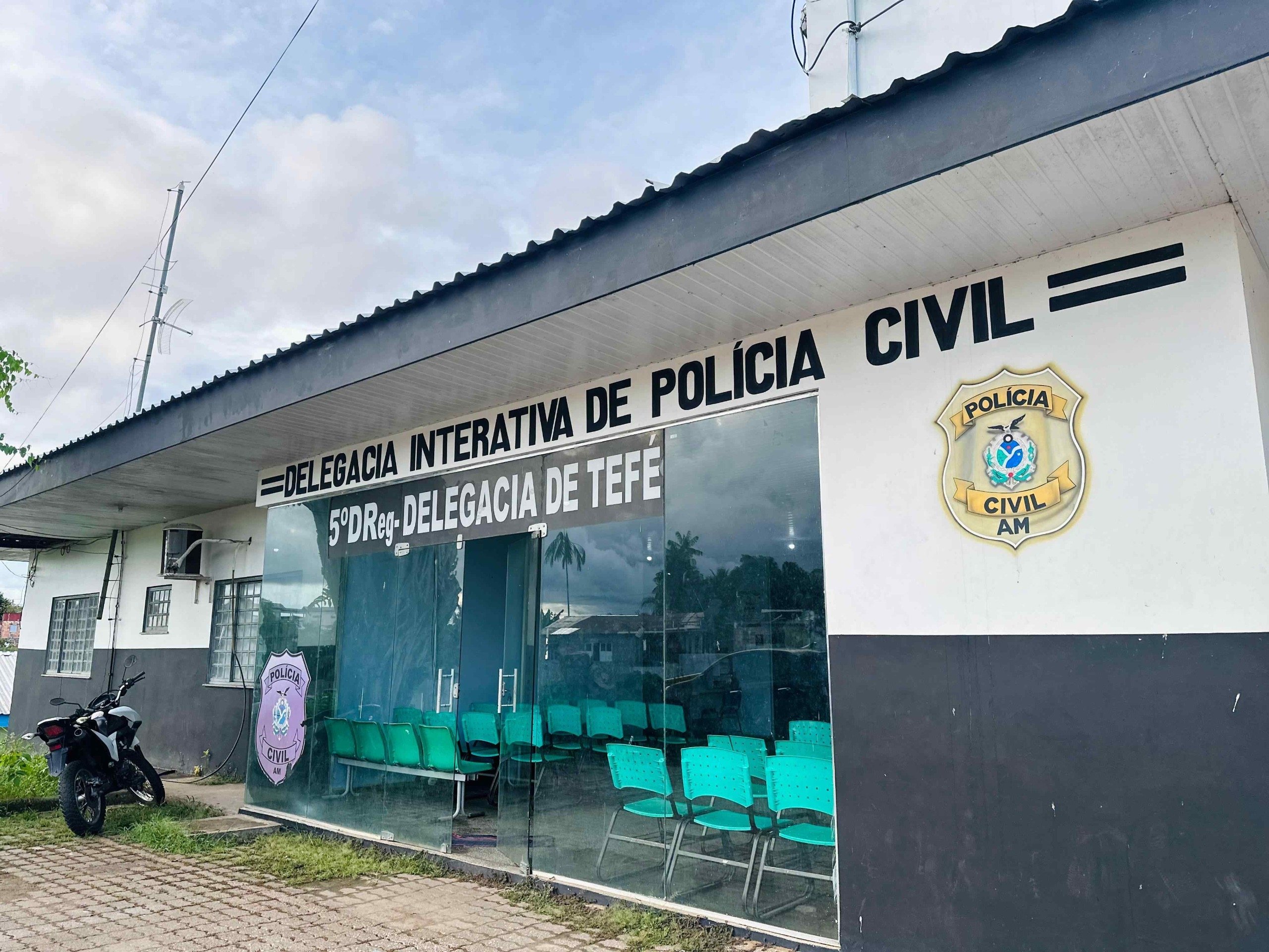 Veiculo roubado em Manaus e recuperado pela policia em Tefe com placa adulterada
