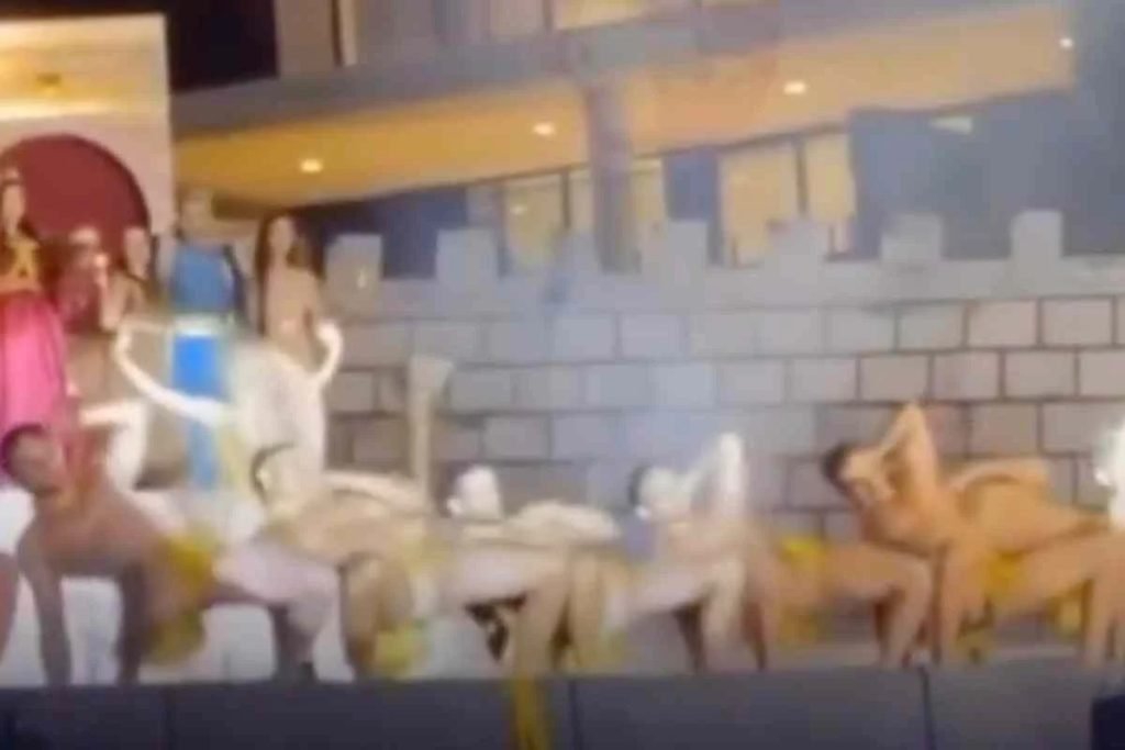 Atores em cena teatral da Paixão de Cristo em Gravatá Pernambuco