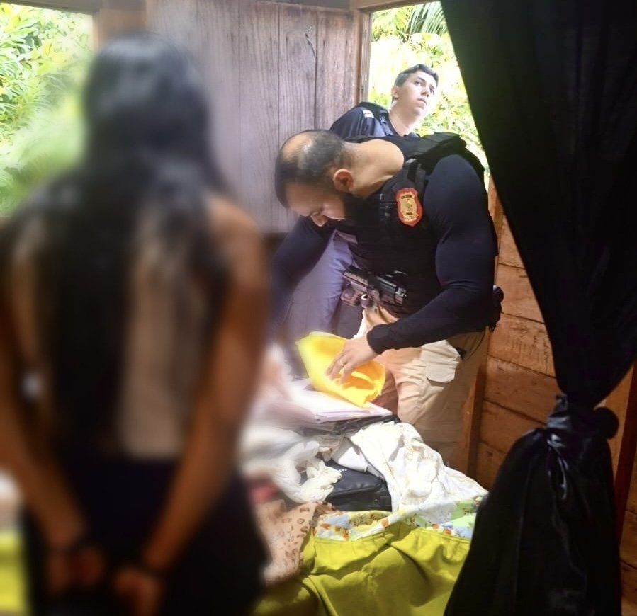Polícia Civil do Amazonas realiza prisão de mulher líder do tráfico de drogas em Tapauá.