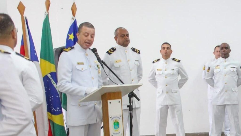 Fotografia do Capitão-Tenente Cassiano Meireles Alecrim, comandante da Marinha em Parintins.