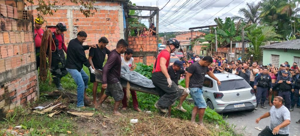 Vista de área de mata no bairro Cidade de Deus em Manaus onde corpo foi localizado por familiares.
