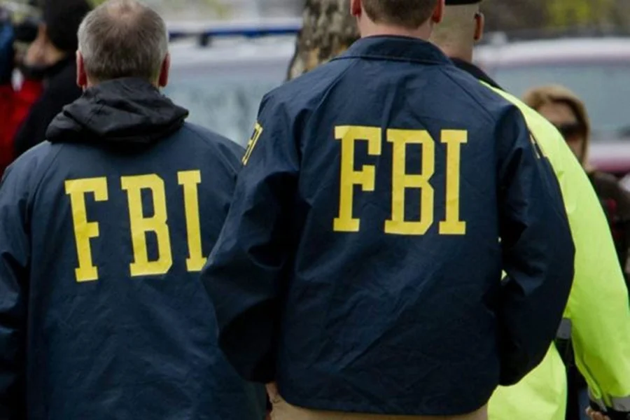 logotipo do fbi indicando a autoria da operacao de resgate internacional de uma crianca em cuba