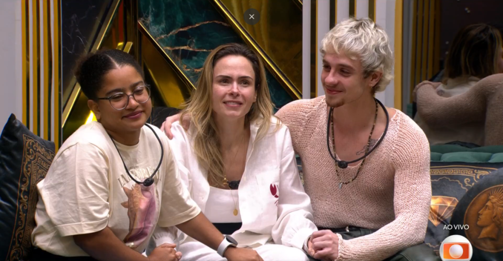 Finalistas do bbb 26 ana paula renault juliano floss e milena reunidos após a última eliminação do reality show