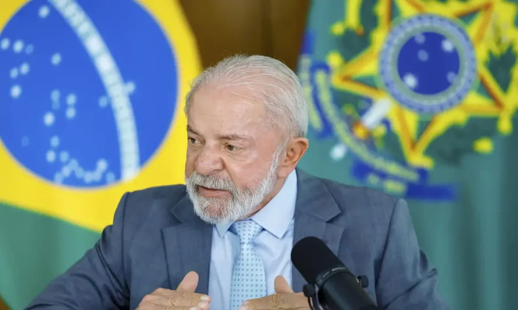 Presidente Lula comenta sobre a saída de agente americano da PF e o princípio da reciprocidade diplomática entre Brasil e EUA.