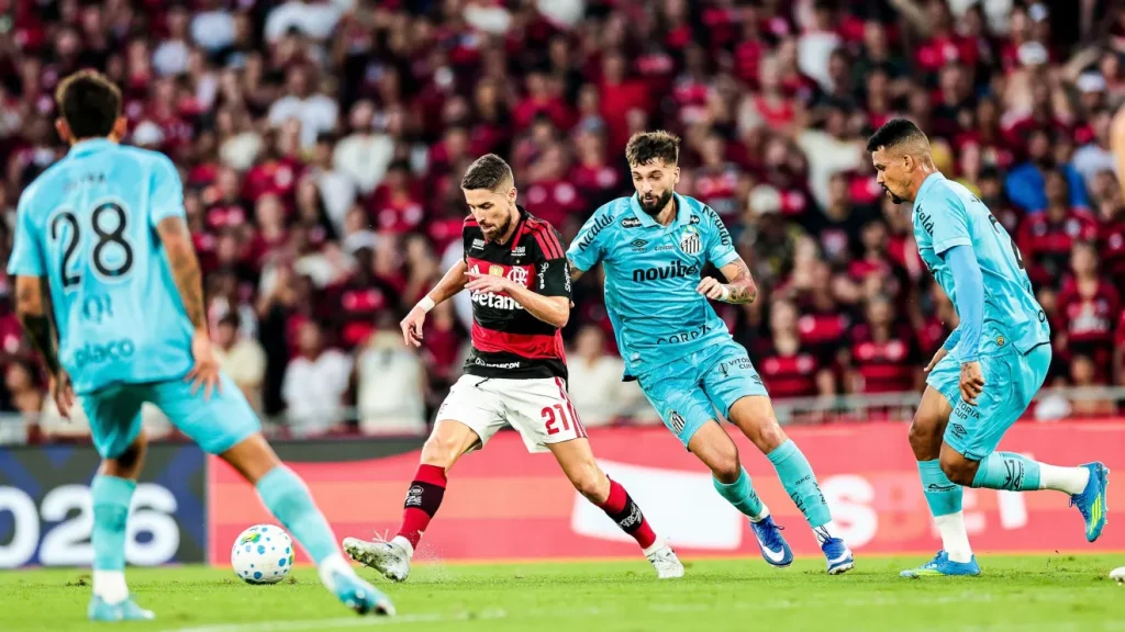 Jogadores do Flamengo comemoram gol contra o Santos no Maracanã pelo Brasileirão 2026