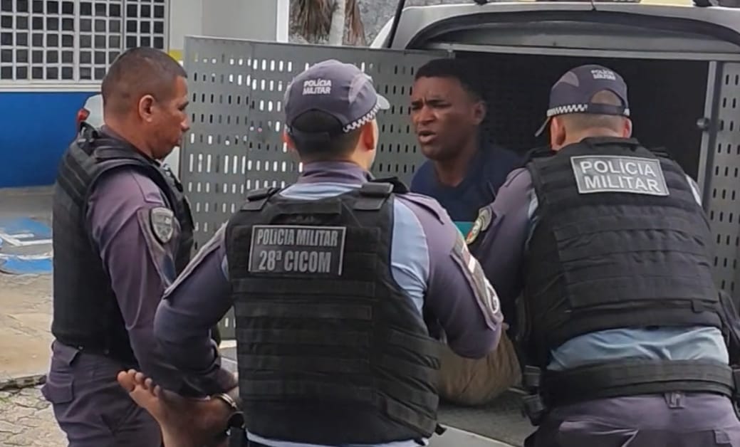 Policiais militares em operação de prisão de foragido na zona leste de Manaus