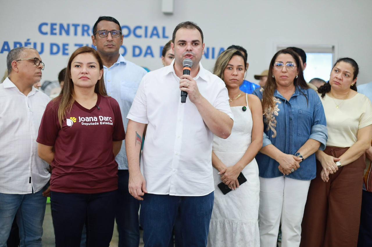 Governador Roberto Cidade durante a inauguração da reforma do Centro Social Chapéu de Zinco no bairro Betânia em Manaus.