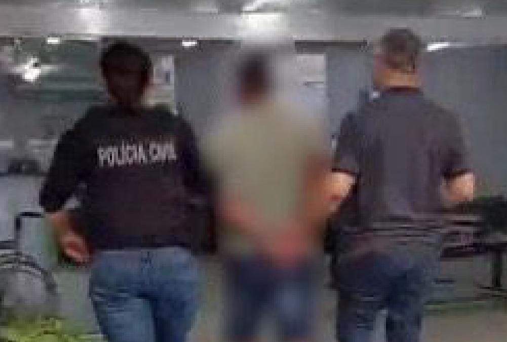Fachada da delegacia da mulher em Manaus onde o homem foi detido por descumprir medida protetiva e perseguir a ex-companheira.