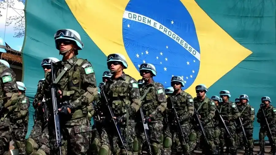 Logotipo do Banco Master em destaque representando a instituição financeira citada em relatório do Coaf sobre o Exército.