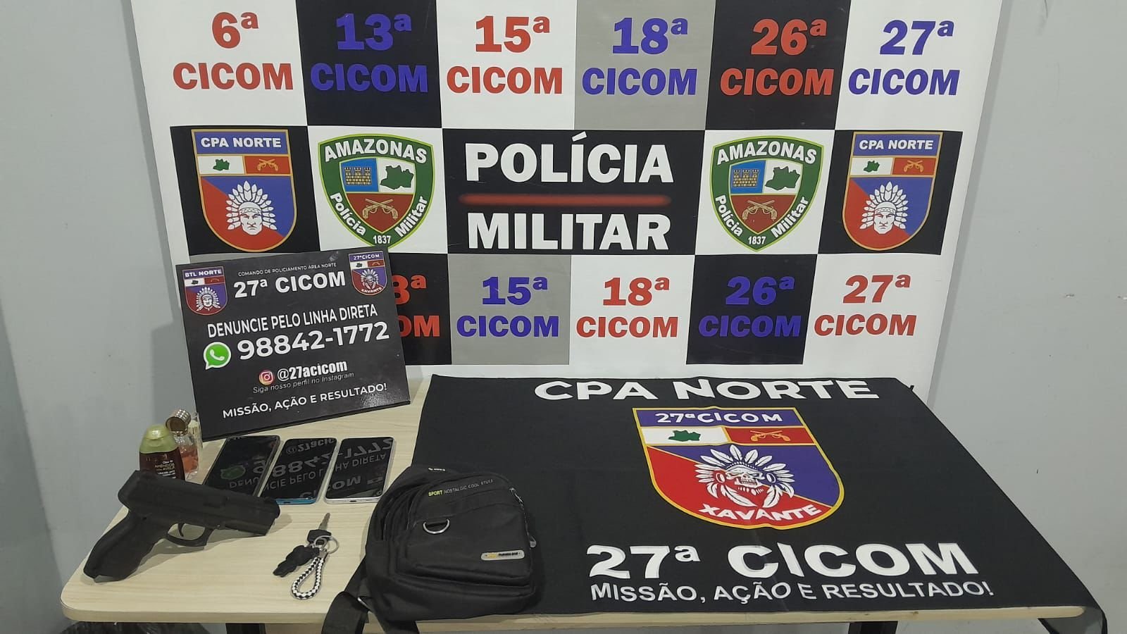 Policiais militares realizam prisão de suspeito após perseguição de motocicleta no bairro Novo Aleixo em Manaus.