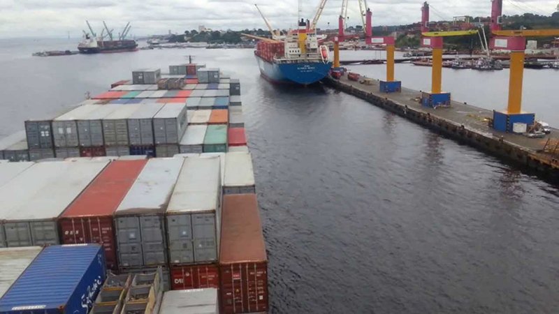 Vista aérea do Porto Chibatão em Manaus ilustrando o transporte aquaviário no Amazonas