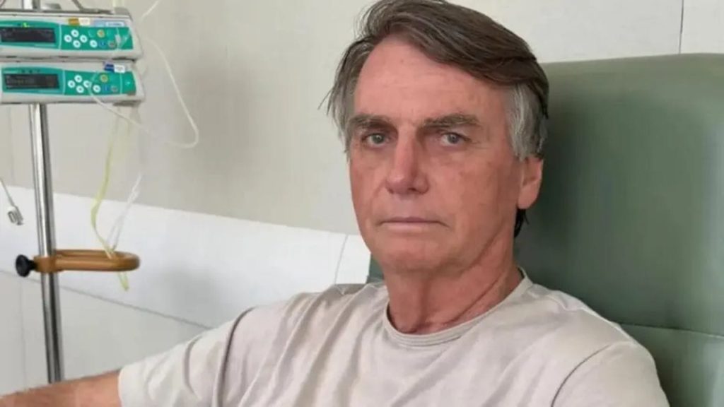 O ex-presidente Jair Bolsonaro em foto oficial durante pronunciamento.