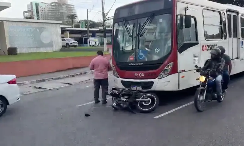 mulher ferida em acidente com ônibus na avenida djalma batista em manaus