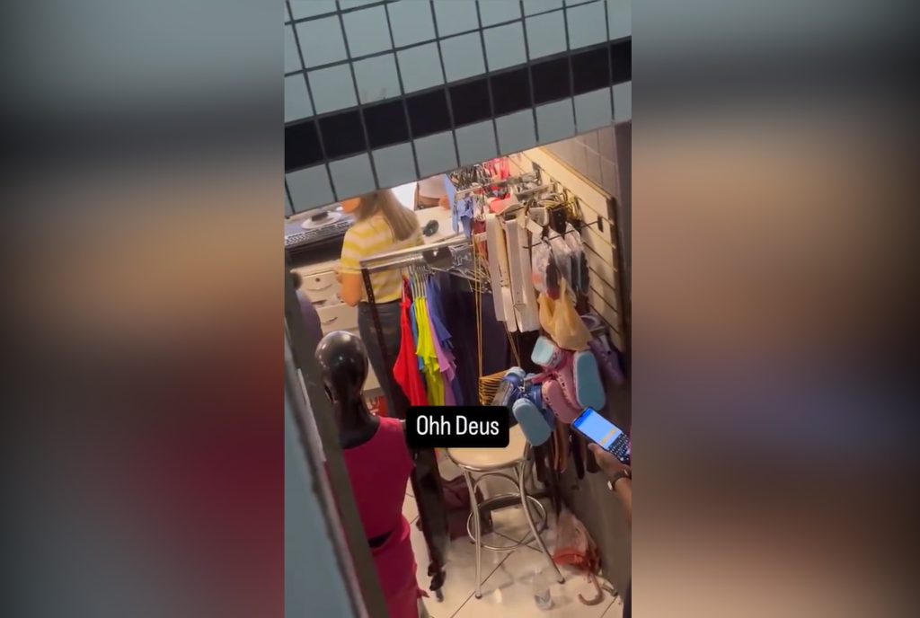 Eduarda Lacerda discutindo em loja de Blumenau sobre identidade de gênero