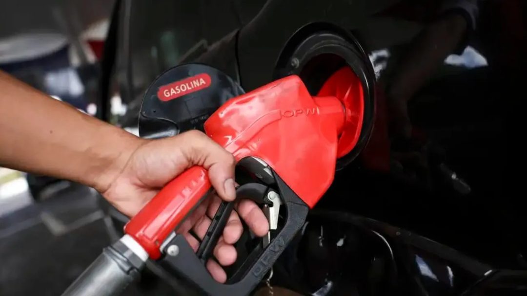 Foto de Marcelo Camargo mostrando o Dia Livre de Impostos em Manaus com gasolina a R$ 5,99