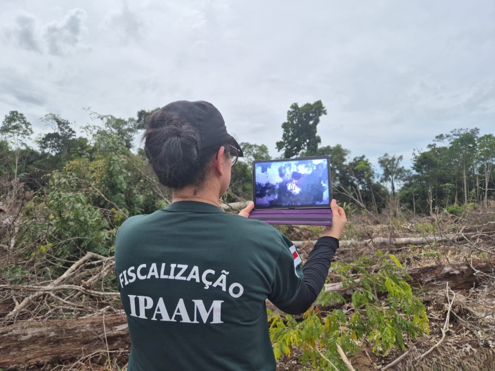 Fiscalização ambiental contra desmatamento e queimadas ilegais em áreas de floresta no sul do Amazonas durante a operação tamoiotatá 6.