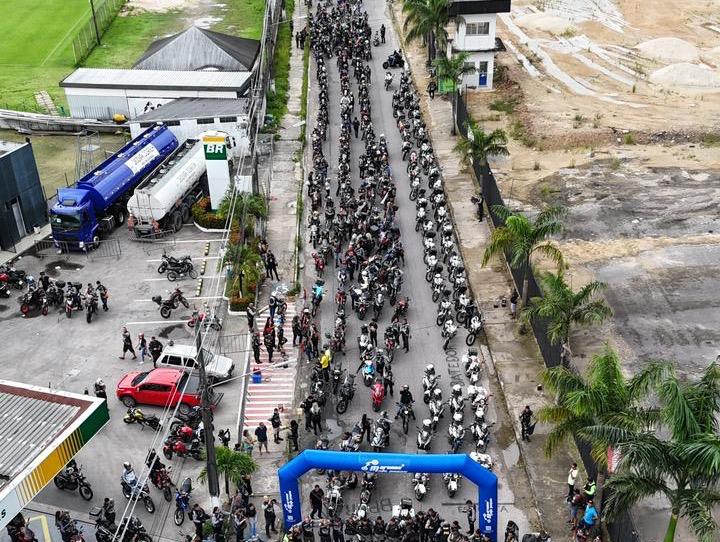 motociclistas reunidos na ponta negra em manaus durante a quinta edicao do motofest em comemoracao ao aniversario da pmam