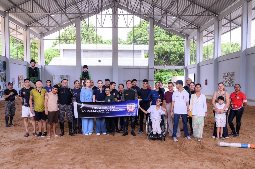 foto de ação social de equoterapia para mães de crianças com autismo
